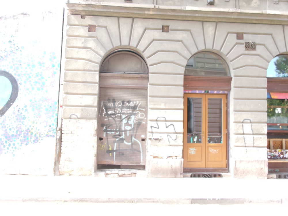 Kiadó üzlethelyiség Kis Diófa utca